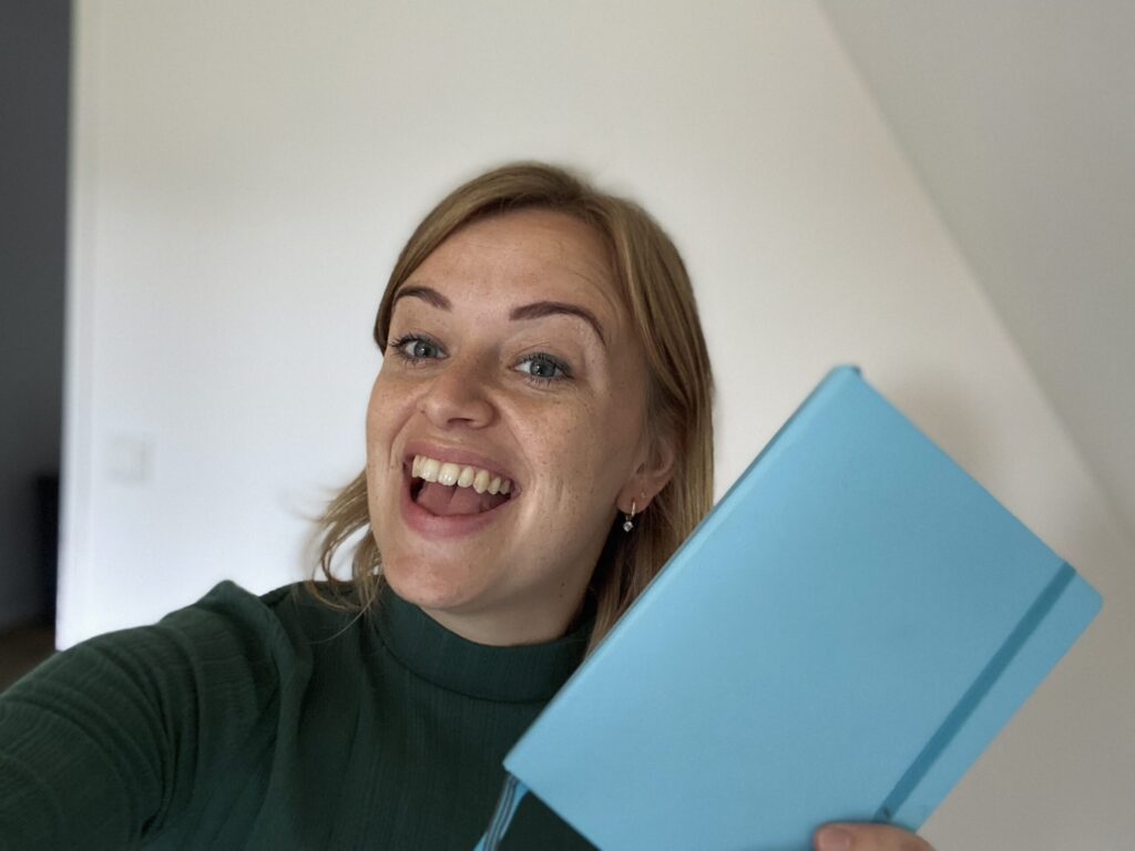 Ingrid Barelds met haar bullet journal