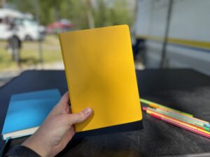 bullet journal geel, organiseer je werk slimmer met bullet journaling: rust in je hoofd, geen stress.